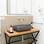 Kama 3* Bari
